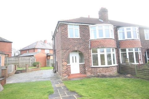 3 bedroom semi-detached house to rent, Spen Lane, Leeds