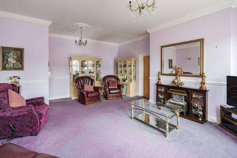2 bedroom ground floor flat for sale, Station Road, Herne Bay