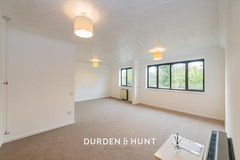 1 bedroom retirement property for sale, Manor Court Lodge, South Woodford E18