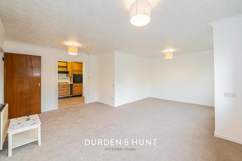 1 bedroom retirement property for sale, Manor Court Lodge, South Woodford E18