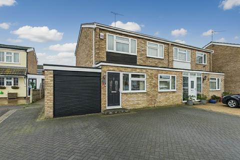 4 bedroom semi-detached house for sale, Sandringham Close, Stanford-Le-Hope, SS17