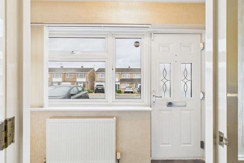 4 bedroom semi-detached house for sale, Sandringham Close, Stanford-Le-Hope, SS17