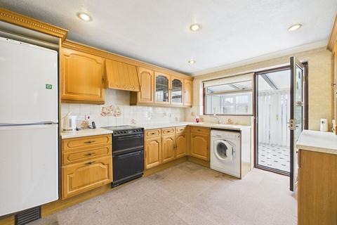 3 bedroom chalet for sale, Taits, Stanford-Le-Hope, SS17