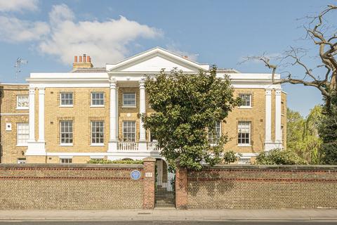 undefined, Hampton Court Road, Hampton TW12