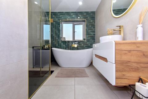 4 bedroom detached house for sale, Bishop Way, Tingley, Wakefield