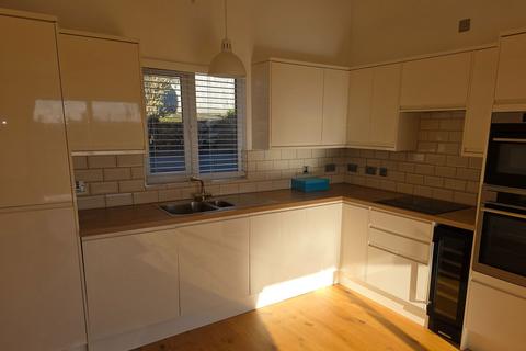 2 bedroom chalet to rent, Shore Road, Ventnor PO38