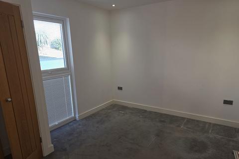 2 bedroom chalet to rent, Shore Road, Ventnor PO38