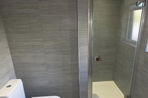2 bedroom chalet to rent, Shore Road, Ventnor PO38