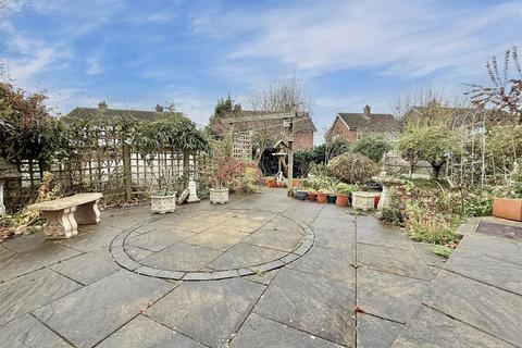 3 bedroom semi-detached house for sale, Larch Grove, Leicester Forest East LE3