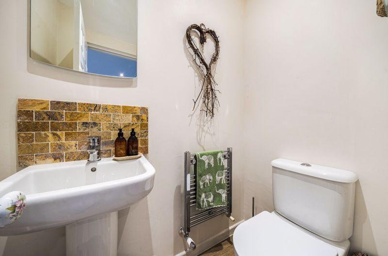 En suite cloakroom