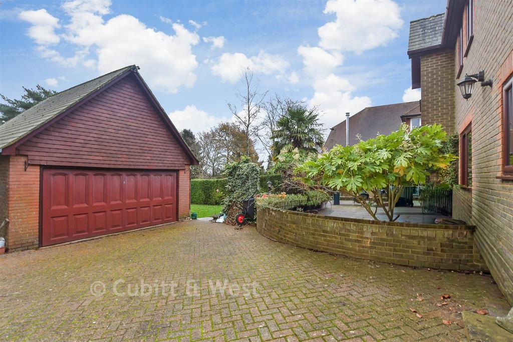 Driveway/Parking