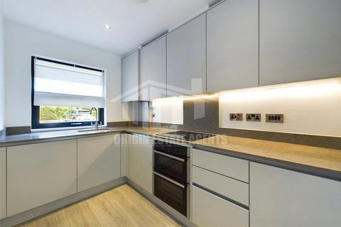 3 bedroom terraced house to rent, Broadoaks Mews, Solihull B91