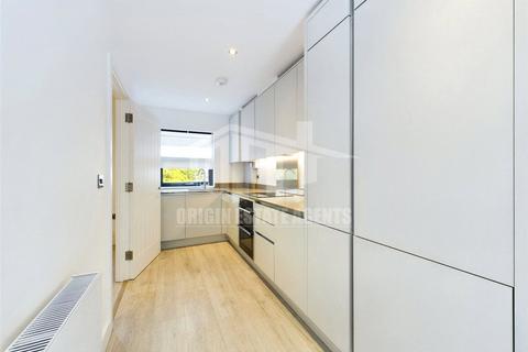 3 bedroom terraced house to rent, Broadoaks Mews, Solihull B91