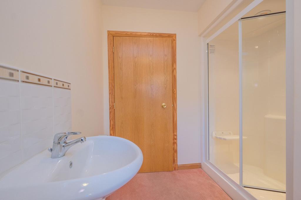 Family bathroom alternative view