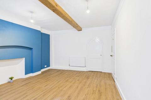 2 bedroom ground floor flat to rent, Cotman House