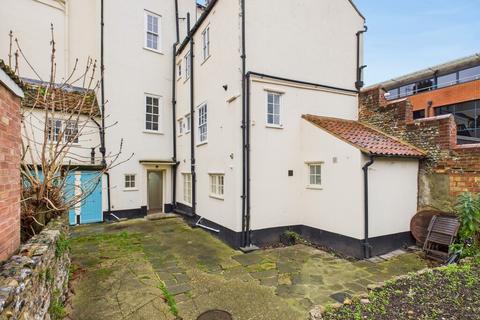 2 bedroom ground floor flat to rent, Cotman House