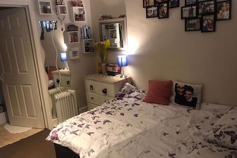 1 bedroom property to rent, Holmwood Grove, London NW7