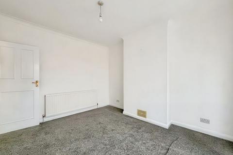 3 bedroom terraced house to rent, London Road, Grays, RM17