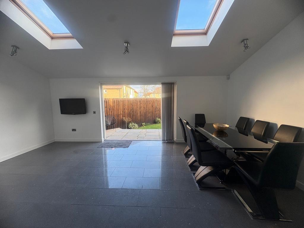 Dining area 2