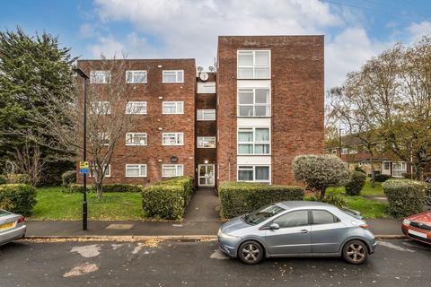 undefined, St. Christophers Close, Isleworth TW7