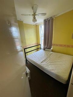 2 bedroom end of terrace house to rent, Cromer Road, Nottingham NG3