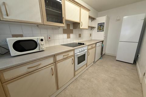 2 bedroom flat to rent, Bryony Close, Loughton, IG10