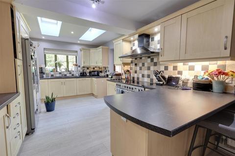 4 bedroom detached house for sale, The Orchards, Hucclecote, Gloucester