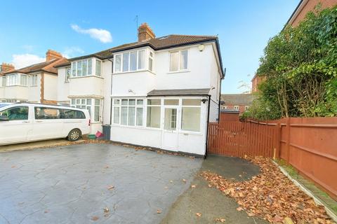 undefined, London Road, Gretaer London TW7