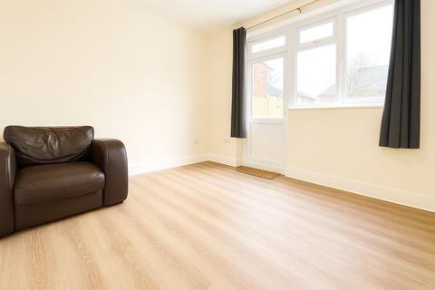undefined, London Road, Gretaer London TW7