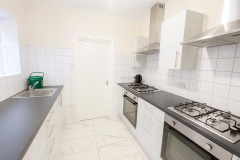 undefined, London Road, Gretaer London TW7