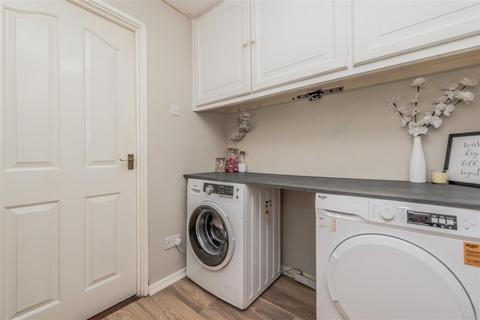 3 bedroom townhouse for sale, Stonecliffe Green, Leeds
