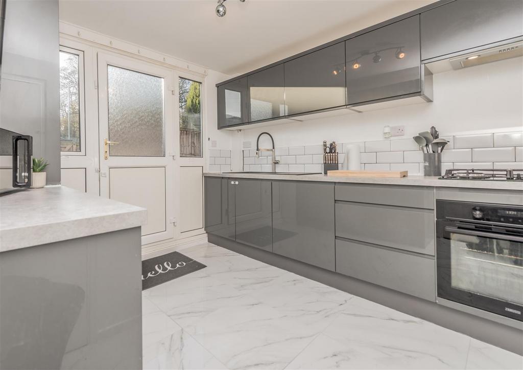 Fitted Kitchen: