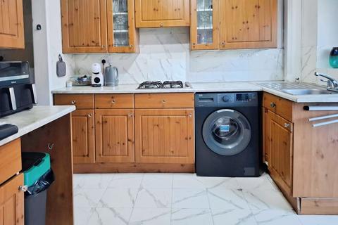 3 bedroom terraced house for sale, Bisley Close, Swindon SN3
