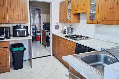 3 bedroom terraced house for sale, Bisley Close, Swindon SN3