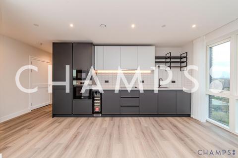 3 bedroom flat to rent, Cairncross House, SE3