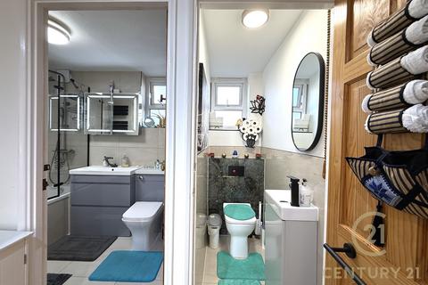 3 bedroom apartment to rent, Mill Place, KINGSTON UPON THAMES KT1