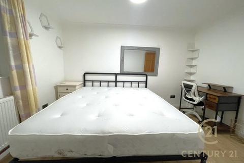 3 bedroom apartment to rent, Mill Place, KINGSTON UPON THAMES KT1