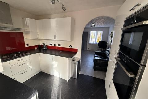 2 bedroom townhouse for sale, Barley Close, Burton-On-Trent DE14