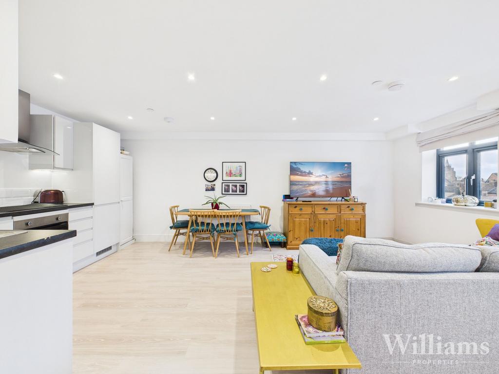 Kitchen/ Living Area