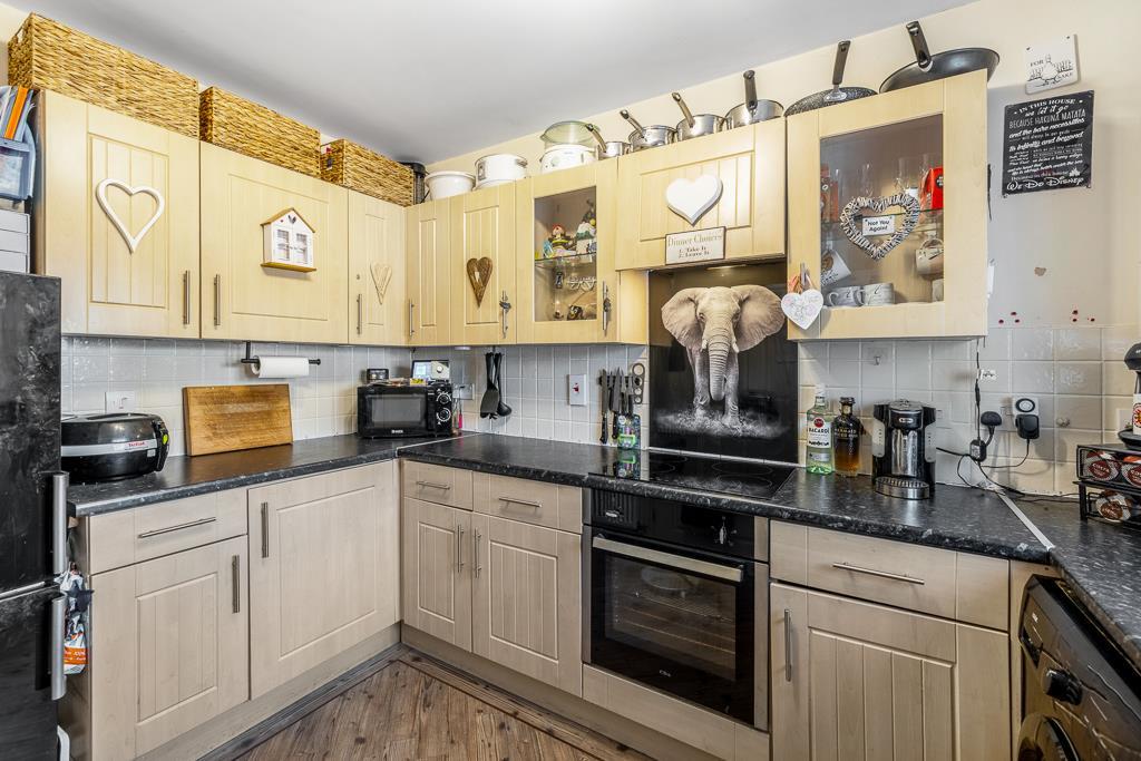 5 Porthouse Drive (Pinchbeck)-11.jpg