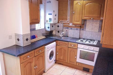 2 bedroom terraced house to rent, Lambourne Road, Barking,  IG11