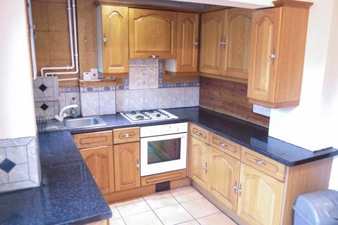 2 bedroom terraced house to rent, Lambourne Road, Barking,  IG11