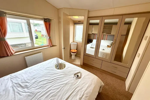 2 bedroom static caravan for sale, Low Road, Harwich CO12