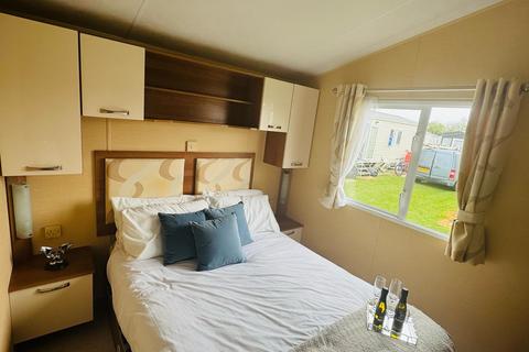 3 bedroom static caravan for sale, Low Road, Harwich CO12