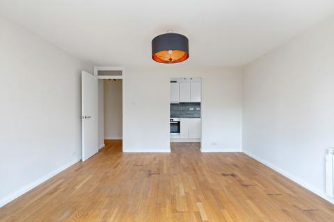 2 bedroom flat to rent, Lambert Court, Bushey Grove Road