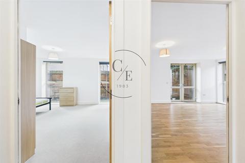 2 bedroom flat to rent, Chalkley House, High Road, London