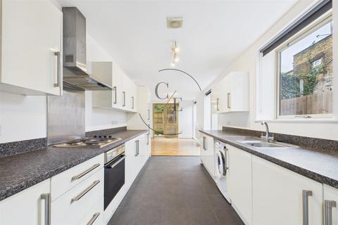 2 bedroom flat to rent, Chalkley House, High Road, London