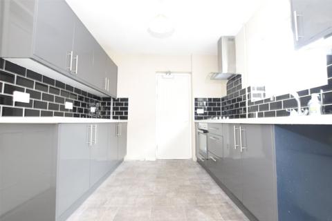 3 bedroom house to rent, Manor Road, Bristol BS16