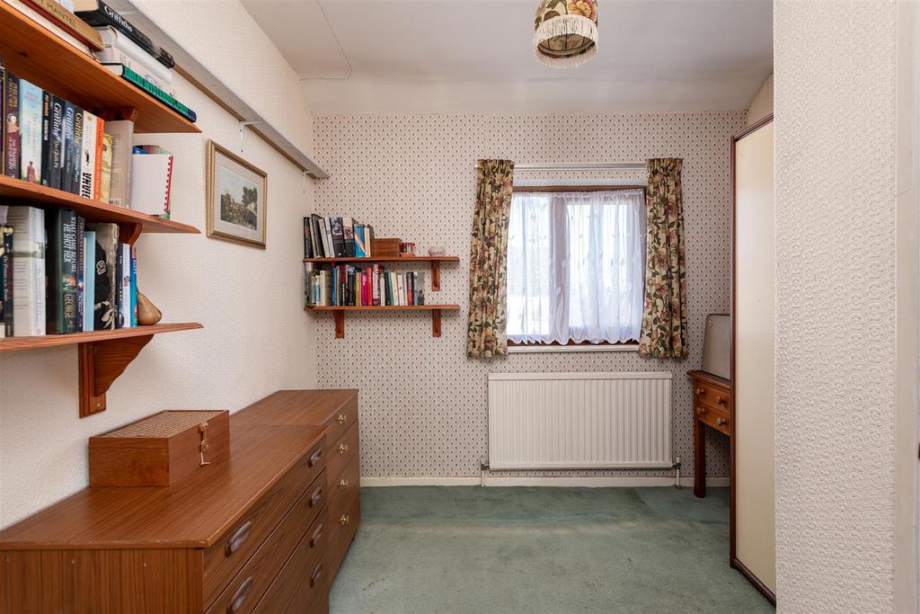 1 Horwood Close bedroom3.jpg