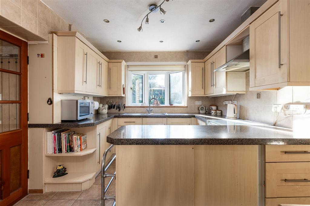 1 Horwood Close kitchen1.jpg
